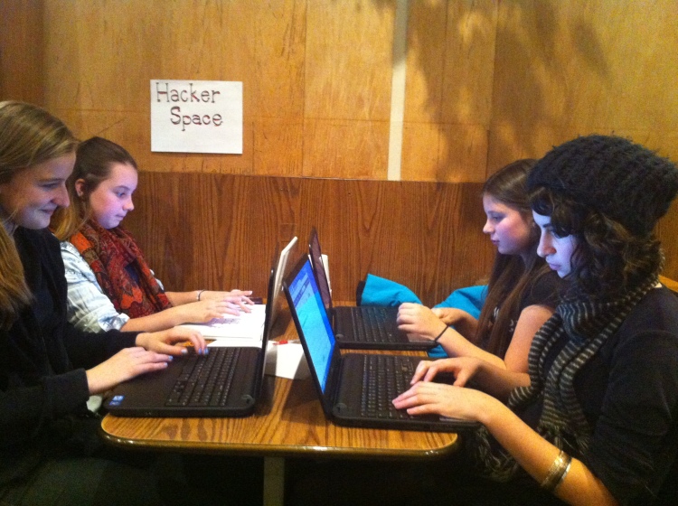 Our hackergirls at work!